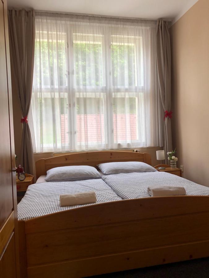 Obecna Skola Svatý Jan pod Skalou